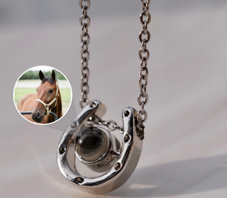 Elegant Horseshoe Projection Necklace – A Symbol of Love and Luck