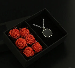 Magic Photo Necklace – A Unique Way to Show Your Love