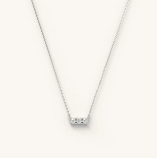 Three-Stone Diamond Necklace – Sparkling Elegance for Every Occasion