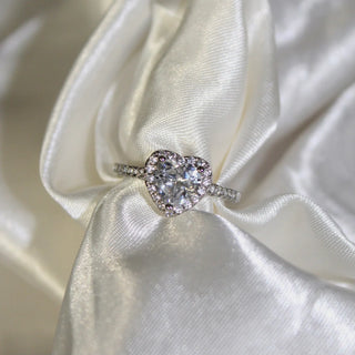 Simply Love Ring – A Timeless Symbol of Elegant Affection