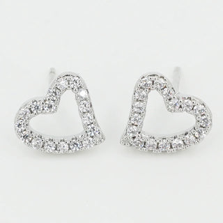 Simple and Elegant Heart-Shaped Earrings – Timeless Love and Sophistication